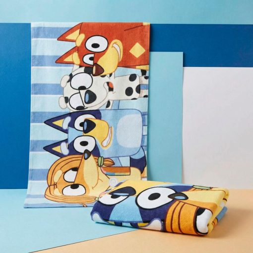 Bluey Happy Moments fürdőlepedő, strand törölköző 70x140cm (Fast Dry)